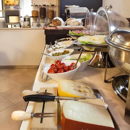 Del Corso 3* Milan