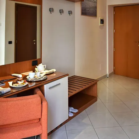 Del Corso 3* 밀라노